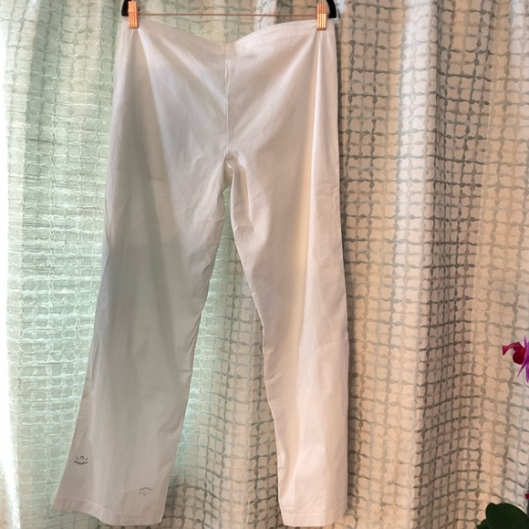 Fila Beyond Yoga Lightweight White Adjustable Leg Drawstring Pants Size Medium - Picture 2 of 13